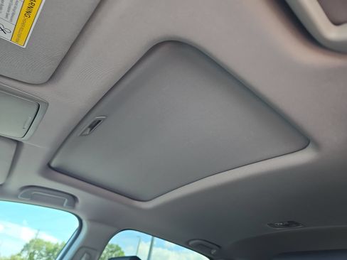 Used 2022 Honda CR-V Touring image 17
