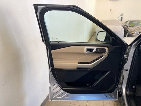 Certified 2022 Ford Explorer XLT w/ Equipment Group 202A image 15