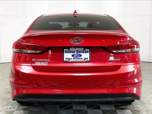 Used 2017 Hyundai Elantra Limited image 4