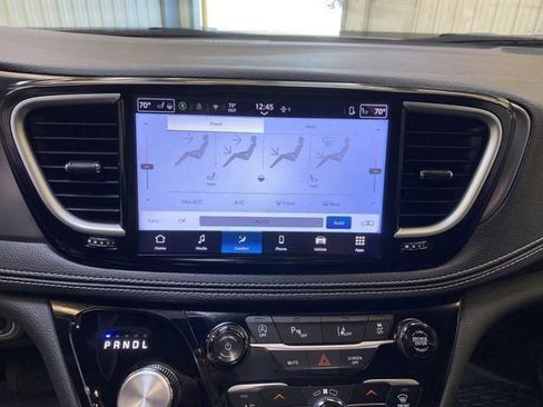 Used 2026 Chrysler Pacifica Select AWD/4WD image 44