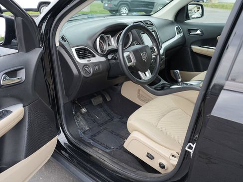 Used 2018 Dodge Journey SE w/ Safe & Sound Group AWD/4WD image 13