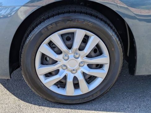 Used 2015 Nissan Sentra SV image 9