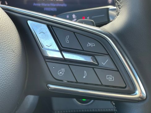 Used 2025 Buick Enclave Preferred image 8