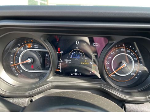 Used 2024 Jeep Wrangler Unlimited Rubicon AWD/4WD image 9