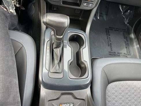 Used 2021 Chevrolet Colorado Z71 AWD/4WD image 14