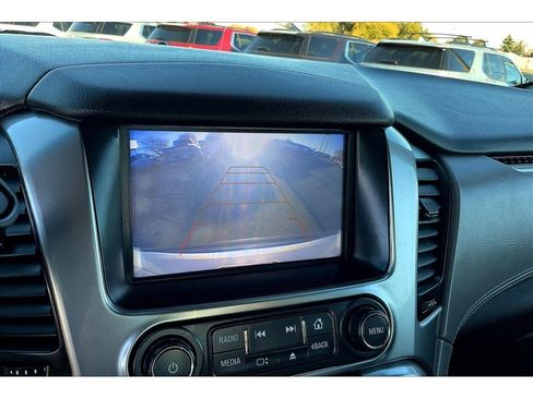 Used 2018 Chevrolet Suburban LT image 23