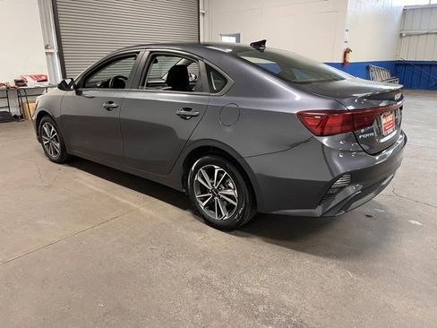 Used 2023 Kia Forte LXS image 3