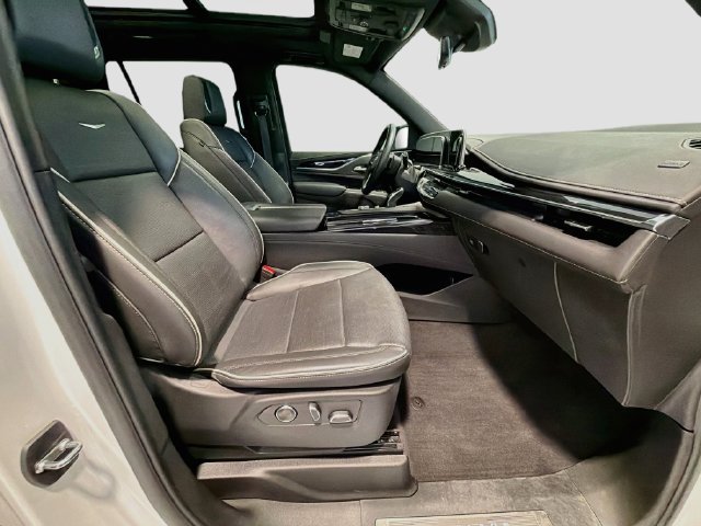 Used 2024 Cadillac Escalade Sport w/ Touring Package AWD/4WD image 25