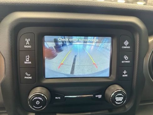 Used 2018 Jeep Wrangler Sport AWD/4WD image 25