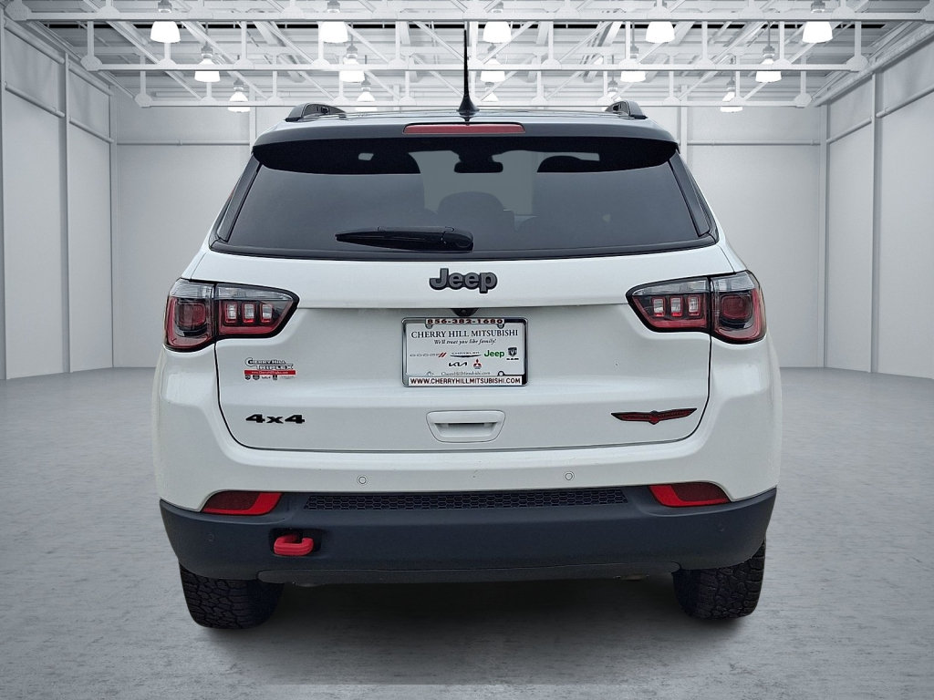 Used 2025 Jeep Compass Trailhawk AWD/4WD image 4