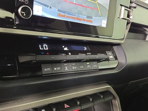 Used 2025 Toyota Tundra SR5 w/ SR5 Convenience Package AWD/4WD image 20
