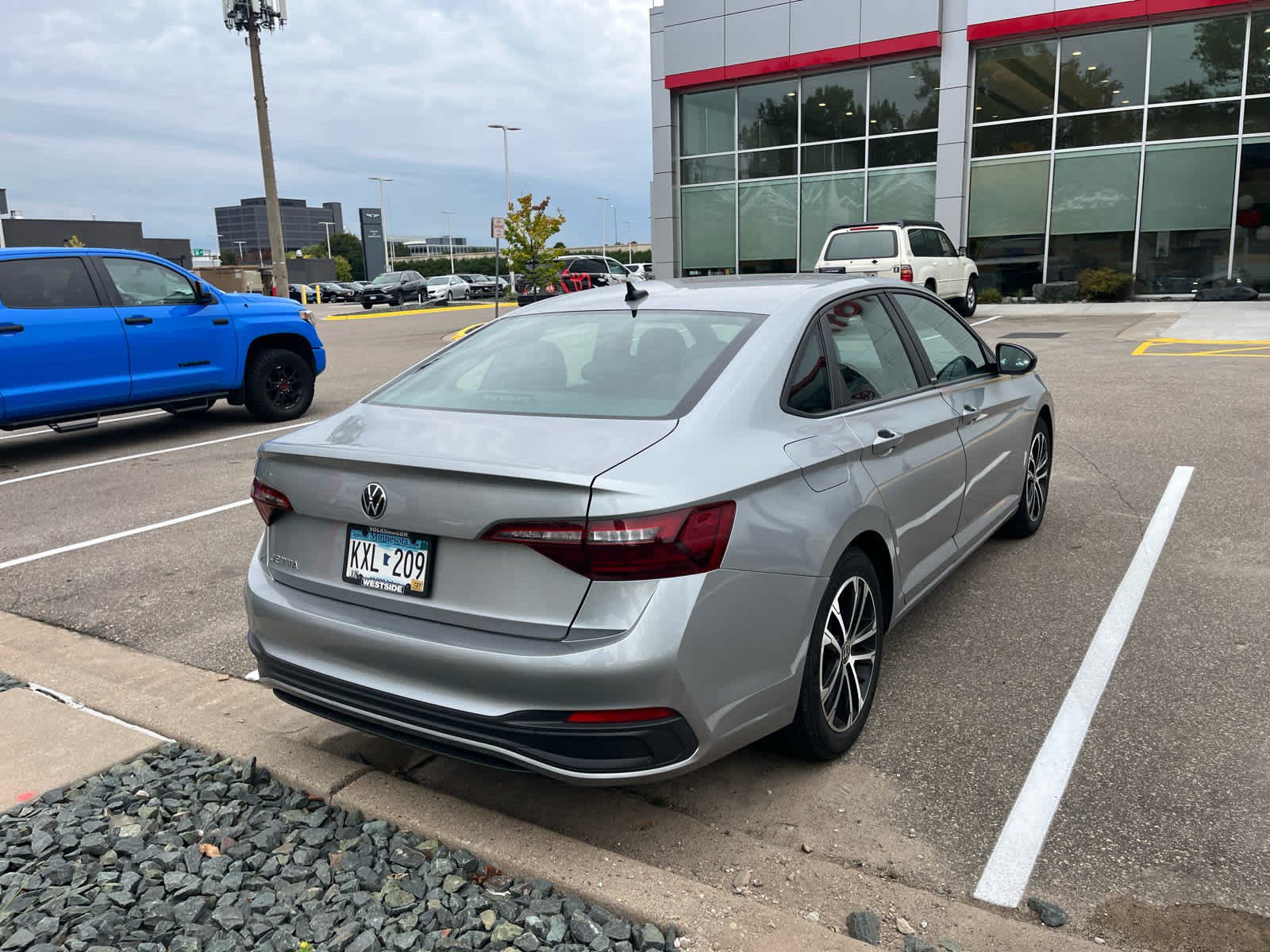 Used 2023 Volkswagen Jetta Sport FWD image 5