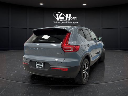 Used 2023 Volvo XC40 B5 Plus AWD/4WD image 7