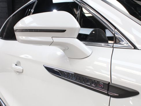 Used 2023 Lincoln Nautilus Reserve FWD image 18