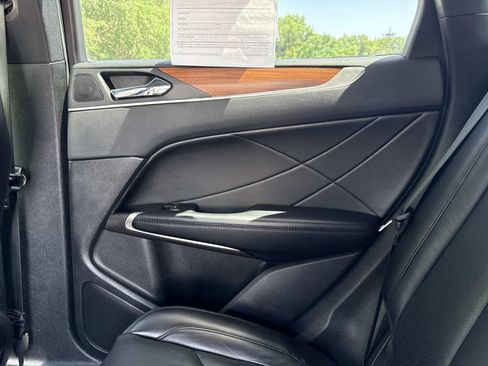 Certified 2019 Lincoln MKC Reserve w/ MKC Technology Package FWD image 15