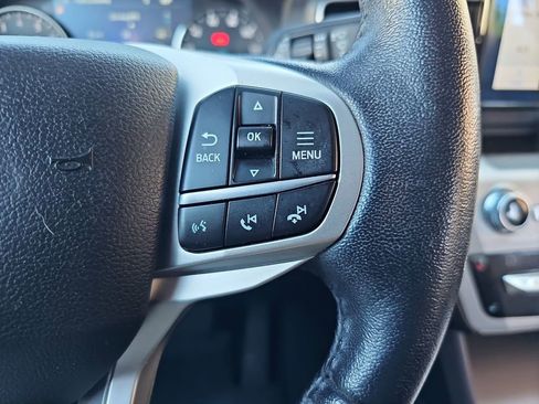 Used 2021 Ford Explorer XLT w/ Equipment Group 202A RWD image 12