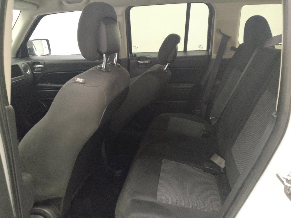 Used 2016 Jeep Patriot Sport w/ Power Value Group FWD image 18