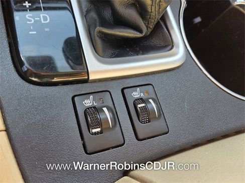 Used 2019 Toyota Highlander XLE image 27