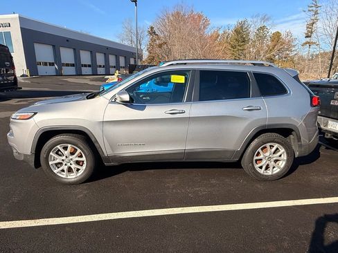 Used 2015 Jeep Cherokee Latitude w/ Comfort/Convenience Group image 3