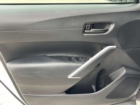 Used 2022 Toyota Corolla Cross LE image 13