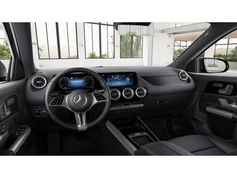 Used 2026 Mercedes-Benz GLA 250 4MATIC image 3