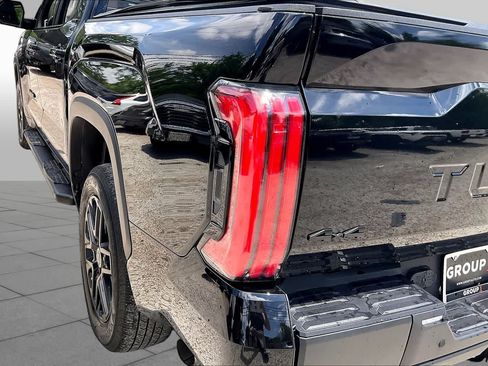 Used 2024 Toyota Tundra Limited AWD/4WD image 29