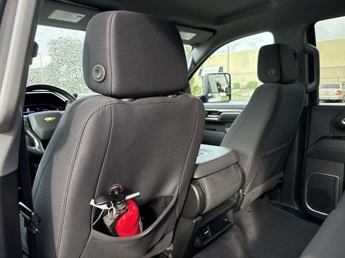 Used 2024 Chevrolet Silverado 2500 LT image 15