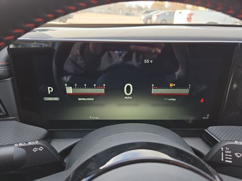 New 2026 Nissan Kicks SR image 36