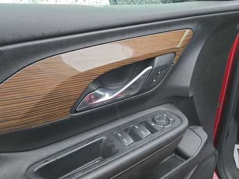 Used 2020 GMC Terrain SLE w/ Driver Convenience Package image 11