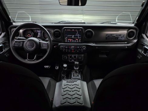Used 2023 Jeep Gladiator Sport AWD/4WD image 14