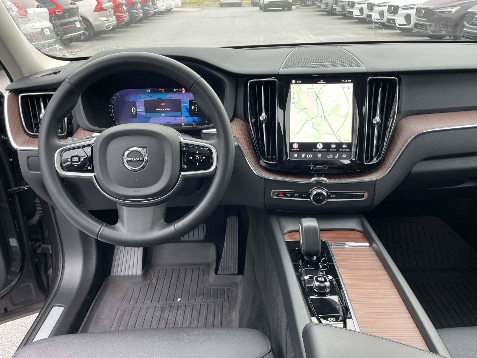 Used 2024 Volvo XC60 T8 Plus w/ Climate Package AWD/4WD image 4