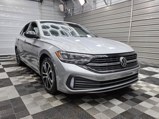 Used 2023 Volkswagen Jetta Sport FWD image 5