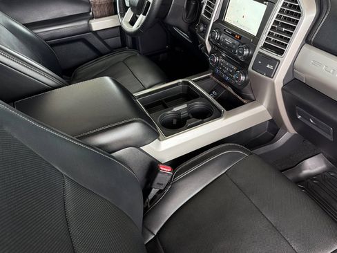 Used 2017 Ford F250 Lariat w/ Lariat Ultimate Package AWD/4WD image 17
