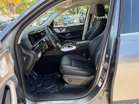 Used 2021 Mercedes-Benz GLS 450 4MATIC image 17