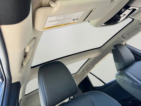 Used 2025 Lexus RZ 450e w/ Technology Package image 7