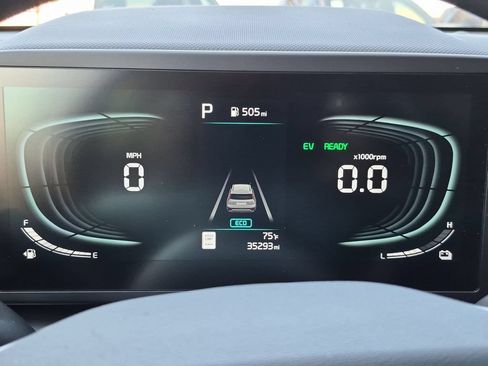 Used 2025 Kia Niro LX FWD image 16