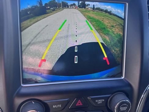 Used 2018 Jeep Grand Cherokee Altitude image 19