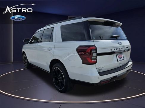 Certified 2024 Ford Expedition Limited RWD image 5