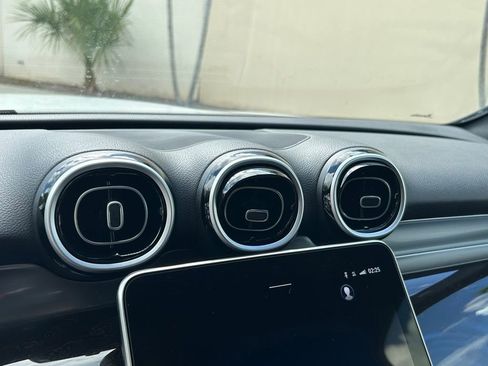 Used 2025 Mercedes-Benz GLC 300 4MATIC image 25