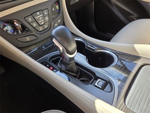 Used 2019 Buick Envision Essence image 29