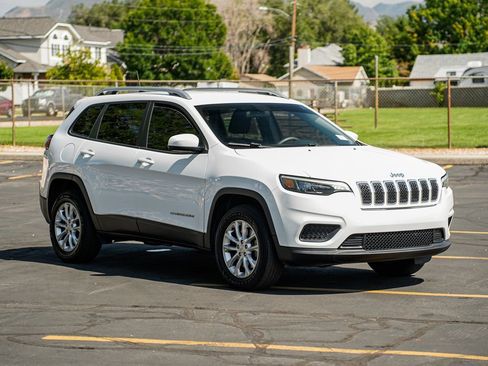 Used 2020 Jeep Cherokee Latitude image 3