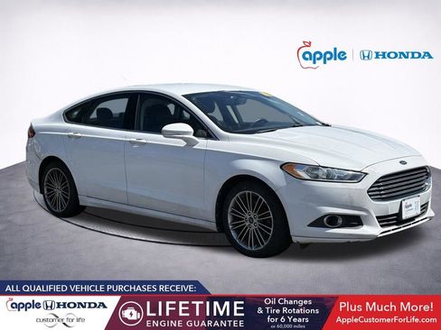Used 2013 Ford Fusion SE FWD image 1