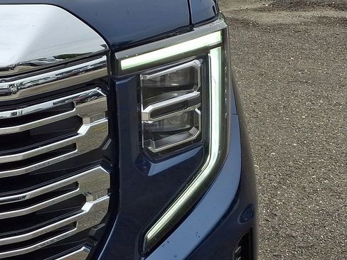 Used 2023 GMC Sierra 1500 Denali w/ Denali Reserve Package AWD/4WD image 9