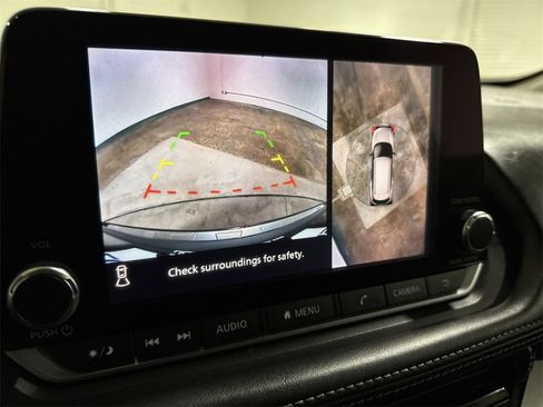 Used 2021 Nissan Rogue SV image 14