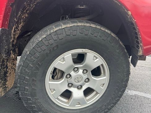 Used 2015 Toyota Tacoma 4x4 Double Cab w/ TRD Off-Road Package image 8