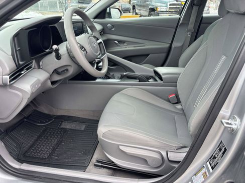 Used 2022 Hyundai Elantra SEL image 9