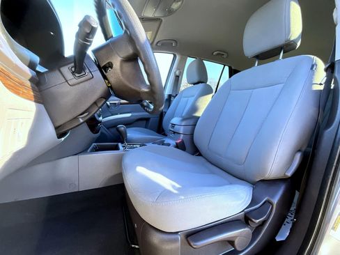 Used 2010 Hyundai Santa Fe GLS image 11