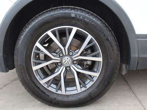 Used 2019 Volkswagen Tiguan SE image 9