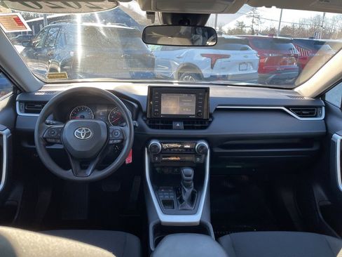 Used 2020 Toyota RAV4 LE image 11