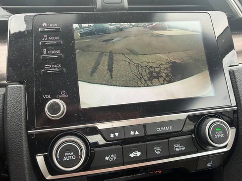 Used 2019 Honda Civic EX image 9